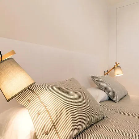 Sirella 2 * פוינסה